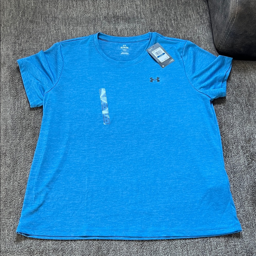 NWT women’s under armour tee